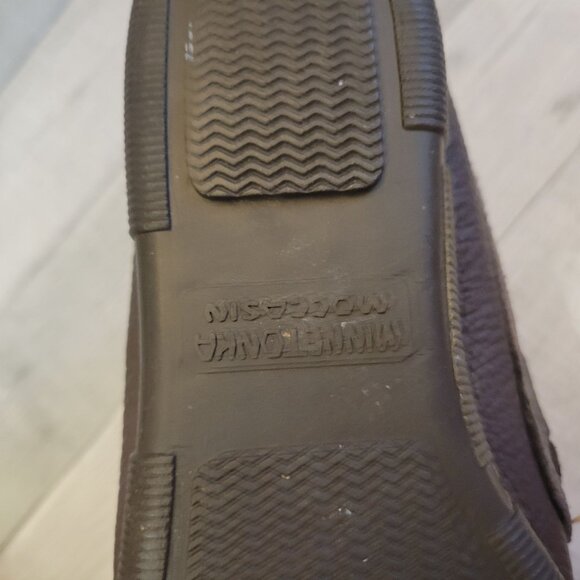 Minnetonka Moosehide Kilty Moccasin Brown Leather Slip-On Loafers Size 8 - Picture 2 of 5